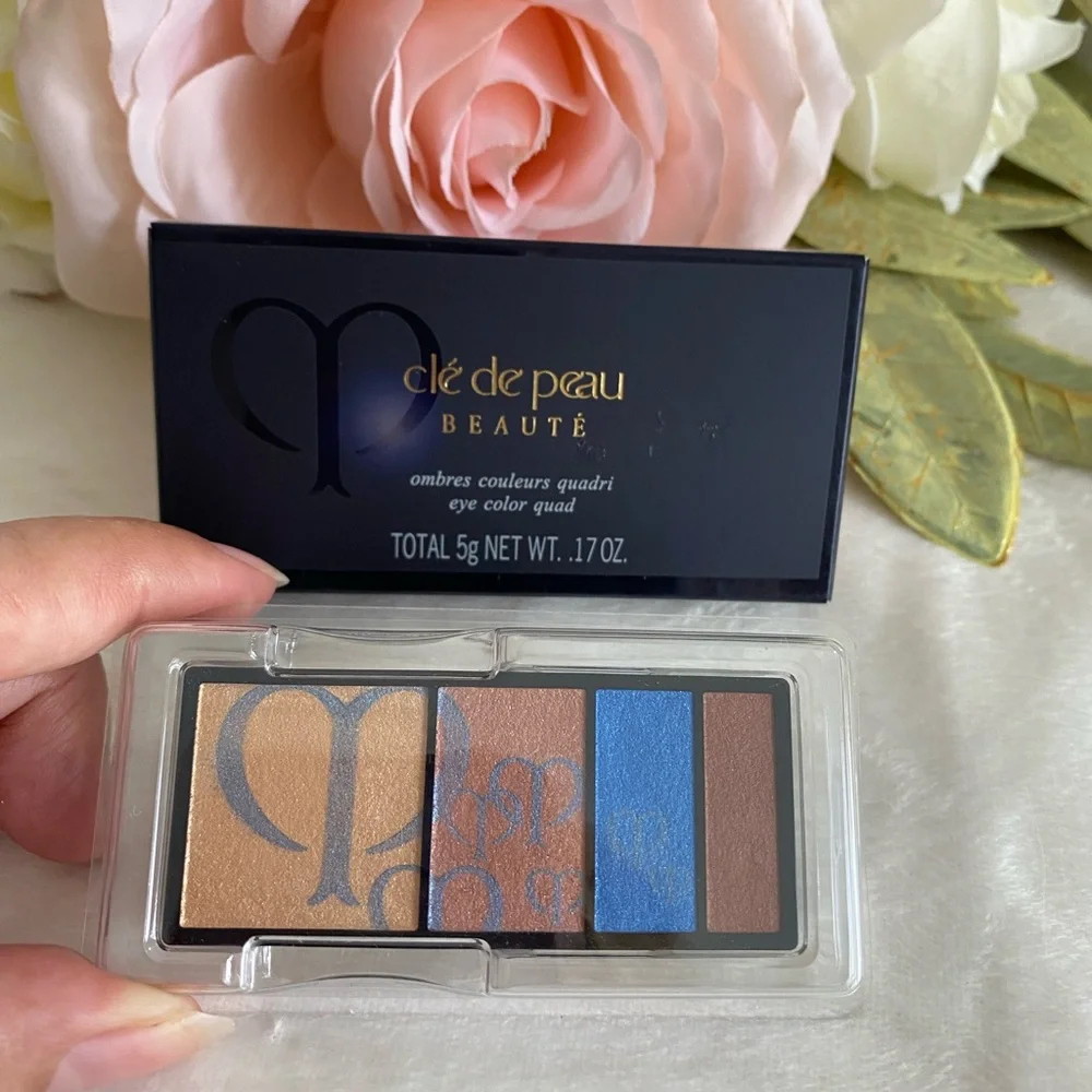 CLE DE PEAU Eye Color Quad Palette - Gold, Blue, Brown